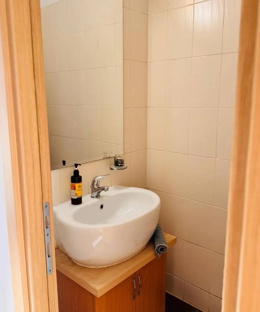 בוקרשט Bright & Cozy City Retreat! 0*,